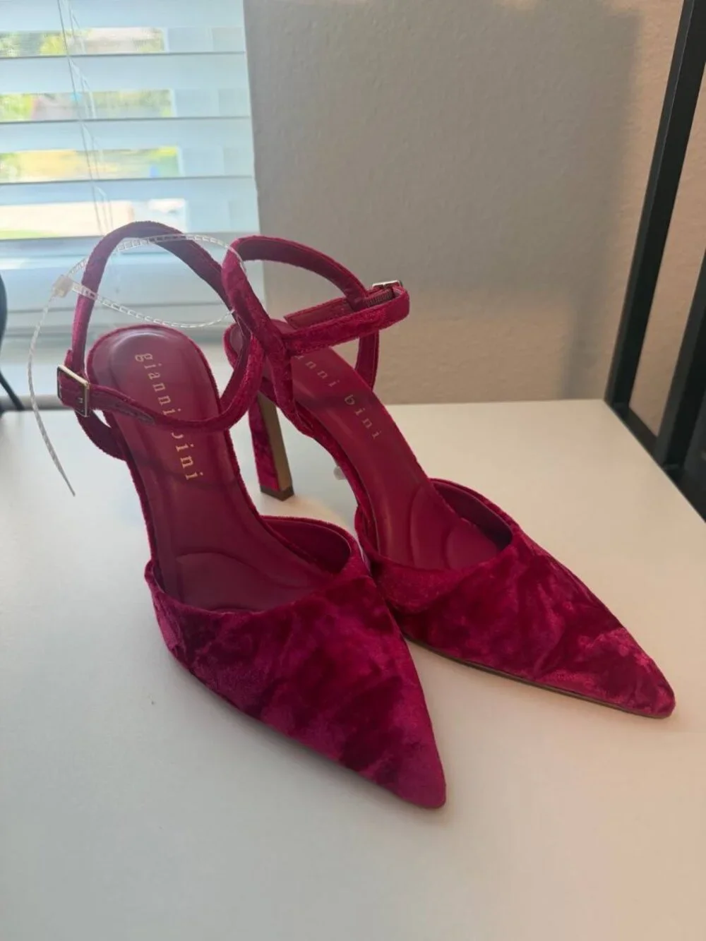 NWT Gianni Bini Geno Hot Pink Velvet Pointed Toe Ankle Strap Heels Size 9